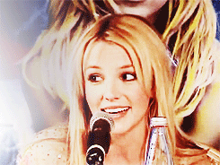 Britney Spears GIF. Circus Artiesten Britney spears Gifs Vevo Volkeren choice awards 