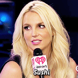 Britney Spears GIF. Artiesten Britney spears Gifs Onhandig Nerveus Lachend Glimlachen 