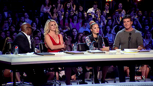 Artiesten Britney spears Gifs  lachend glimlachen beschaamd facepalm achter de coulissen 