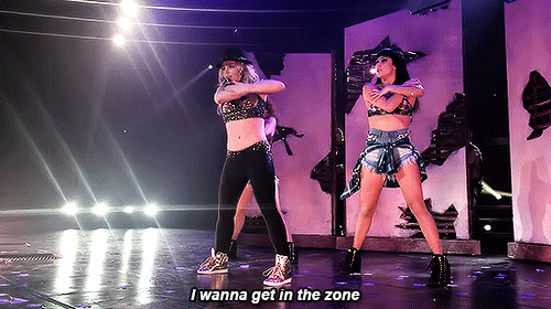 Artiesten Britney spears Gifs onhandig nerveus lachend glimlachen 