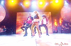 Britney Spears GIF. Circus Artiesten Britney spears Gifs Vevo Volkeren choice awards 