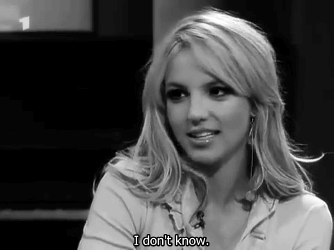 Artiesten Britney spears Gifs achterdochtig glimlachen blond hou je mond 