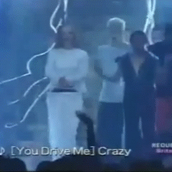 Britney Spears GIF. Artiesten Britney spears Roze Gifs Onhandig Glimlachen Xfactor 
