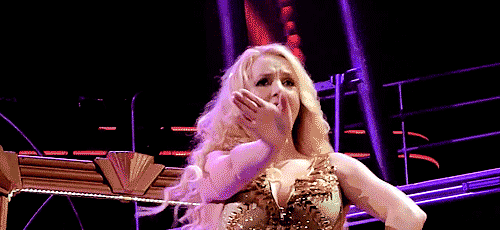 Artiesten Britney spears Gifs onhandig nerveus lachend glimlachen 