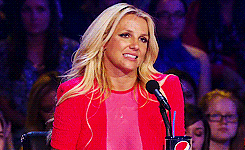Britney Spears GIF. Televisie Artiesten Britney spears Gifs Onhandig Grappig gezicht De look De x factor Xfactor 