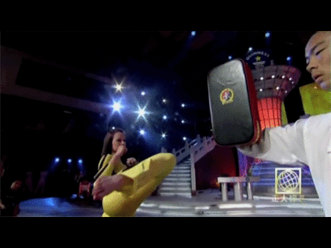 Bruce Lee GIF. Spiegels Gifs Filmsterren Bruce lee Enter the dragon Geript 