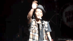 Bruno Mars GIF. Artiesten Piano Bruno mars Gifs 