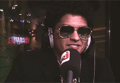Bruno Mars GIF. Interview Artiesten Bruno mars Gifs 