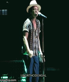 Bruno Mars GIF. Verward Artiesten Bruno mars Gifs Ge&euml;rgerd Mtv Kind Man Pauly shore 