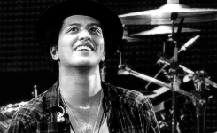 Bruno Mars GIF. Artiesten Bruno mars Gifs Hooligans 