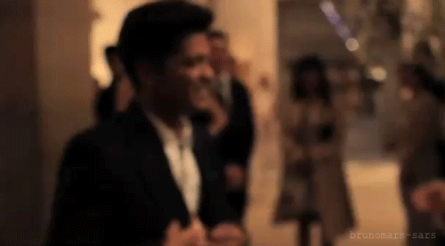 Artiesten Bruno Mars Gifs slideshow 