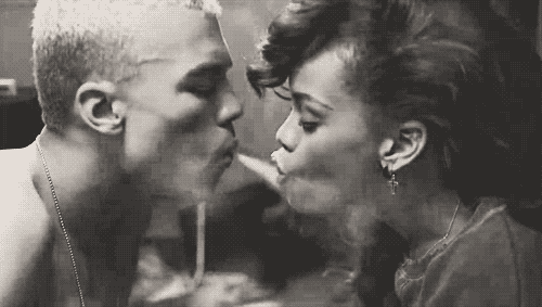 Meisje Artiesten Roken Rihanna Rook Gifs onkruid  heet paar zwart en wit mmm swag we found love 
