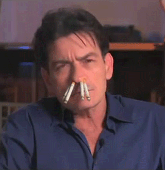 Charlie Sheen GIF. Sigaret Gifs Filmsterren Charlie sheen Winnend 