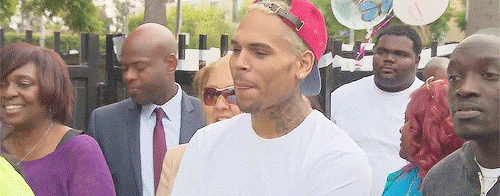 Artiesten Gifs Chris brown aparrence 