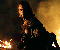Chris Hemsworth GIF. Kristen stewart Gifs Filmsterren Chris hemsworth Snow white and the huntsman 