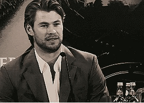 Chris Hemsworth GIF. Bioscoop Thor Gifs Filmsterren Chris hemsworth Kenneth branagh 