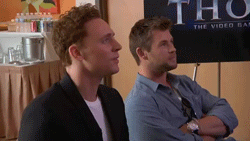 Tom Hiddleston GIF. Thor Gifs Filmsterren Chris hemsworth Tom hiddleston 