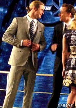 Chris Hemsworth GIF. Gifs Filmsterren Chris hemsworth Autograaf 