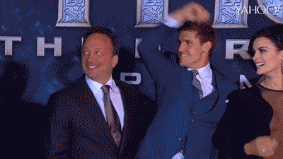 Chris Hemsworth GIF. Kristen stewart Gifs Filmsterren Chris hemsworth Schemering Rij 