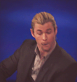 Chris Hemsworth GIF. Gifs Filmsterren Chris hemsworth Hut in het bos 