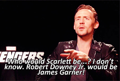 Robert Downey Jr GIF. Gifs Filmsterren Chris hemsworth Robert downey jr 
