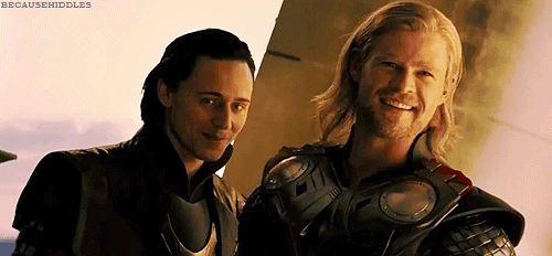 Robert Downey Jr GIF. Gifs Filmsterren Chris hemsworth Robert downey jr Nee nee 