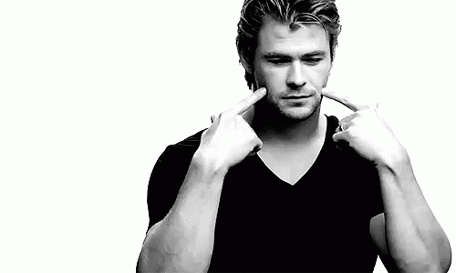 Tom Hiddleston GIF. Gifs Filmsterren Chris hemsworth Tom hiddleston The avengers 