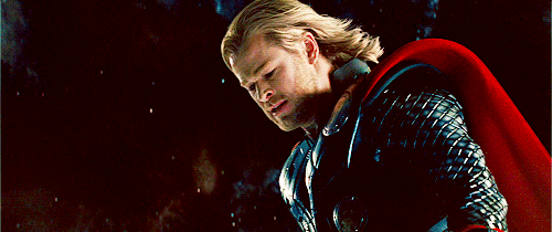 Chris Hemsworth GIF. Thor Gifs Filmsterren Chris hemsworth Loki Hemsworth 