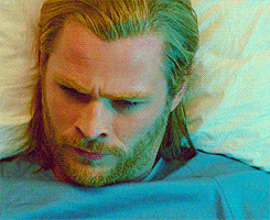 Chris Hemsworth GIF. Kristen stewart Gifs Filmsterren Chris hemsworth Schemering Rij 