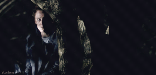Tom Hiddleston GIF. Gifs Filmsterren Chris hemsworth Tom hiddleston Hiddlesworth 