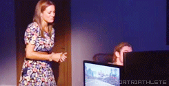 Chris Hemsworth GIF. Kristen stewart Gifs Filmsterren Chris hemsworth Schemering Rij 