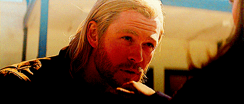 Chris Hemsworth GIF. Thor Gifs Filmsterren Chris hemsworth Loki Hemsworth 