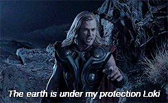 Chris Hemsworth GIF. Kristen stewart Gifs Filmsterren Chris hemsworth Schemering Rij 