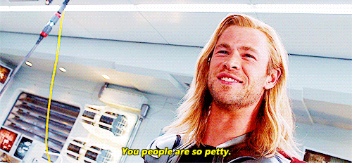 Chris Hemsworth GIF. Gifs Filmsterren Chris hemsworth Movie awards Mtv movie awards 