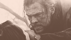 Chris Hemsworth GIF. Kristen stewart Gifs Filmsterren Chris hemsworth Schemering Rij 