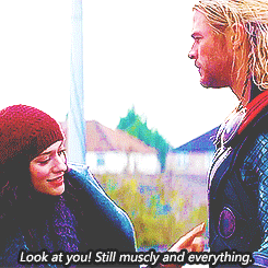 Chris Hemsworth GIF. Gifs Filmsterren Chris hemsworth Hut in het bos 