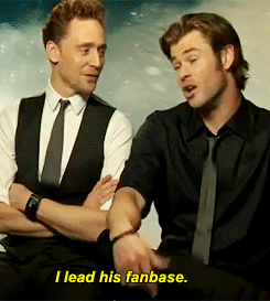 Chris Hemsworth GIF. Avengers Thor Gifs Filmsterren Chris hemsworth Reactie Glimlach 