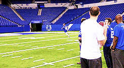 Chris Pratt GIF. Guardians of the galaxy Gifs Filmsterren Chris pratt Middelvinger 