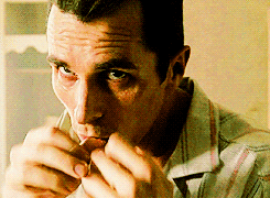 Christian Bale GIF. Films en series Gifs American psycho Filmsterren Christian bale 