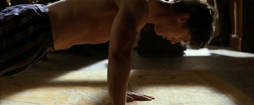 Christian Bale GIF. Film Gifs Filmsterren Christian bale Shirtless The dark knight rises Uitoefening Bruce wayne 