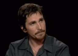 Christian Bale GIF. Sesamstraat Kermit de kikker Gifs Filmsterren Christian bale Knikken 