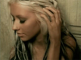 Christina Aguilera GIF. Artiesten Christina aguilera Gifs Pitbull Zwart en wit Feel this moment 