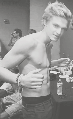 Artiesten Gifs Cody simpson 