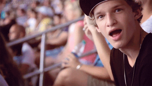 Artiesten Tong Gifs Cody simpson 