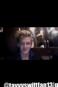 Cody Simpson GIF. Beroemdheden Artiesten Gifs Cody simpson 