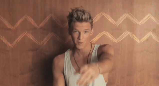 Artiesten Gifs Cody simpson Australisch skateboard longboard 