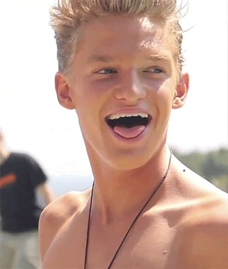 Artiesten Gifs Cody simpson eigenlijk een puppy 