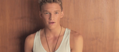 Artiesten Gifs Cody simpson mooie bruine ogen 