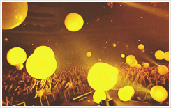 Coldplay GIF. Artiesten Coldplay Gifs Chris martin 