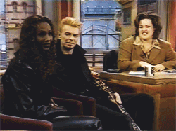 David Bowie GIF. Beroemdheden Artiesten Gifs David bowie Fotoset Muziekvideo Mick jagger Dansen in de straat 